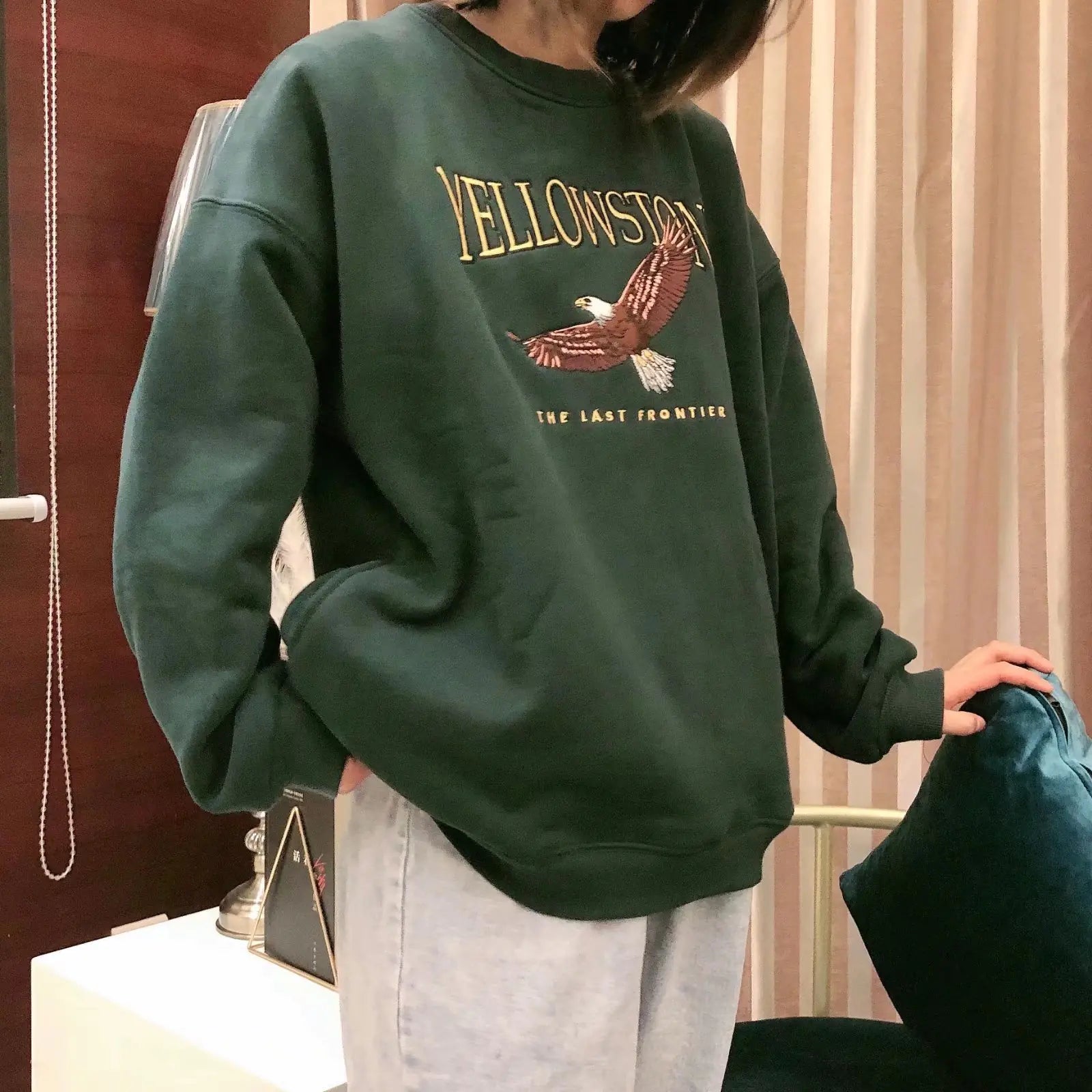 Moletom de Fleece Bordado com Águia de Gola Redonda